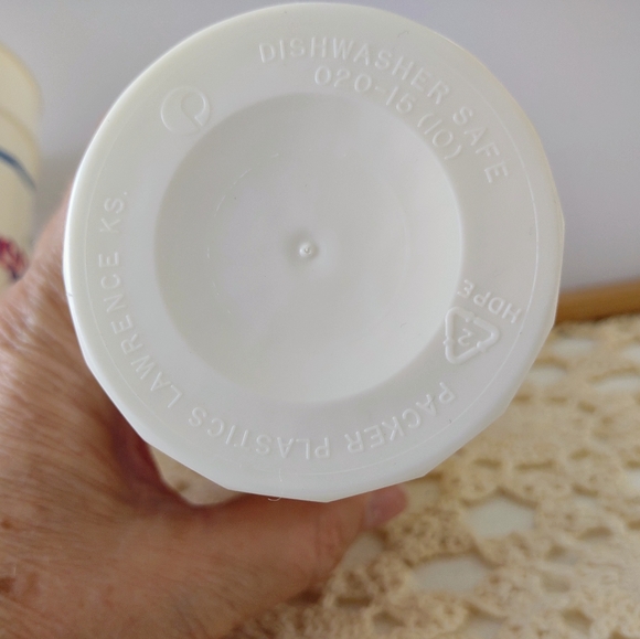 Vintage 1990 NLCS Plastic Cups - Picture 8 of 8